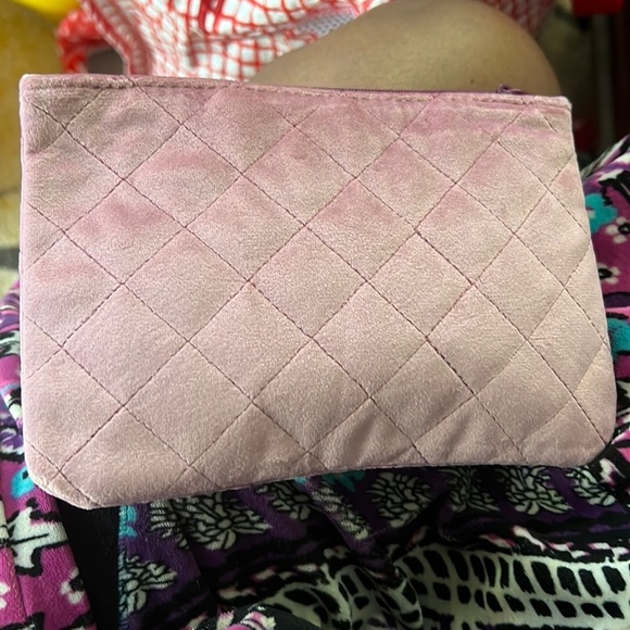 MAKEUP Bundle - Picture 7 of 7